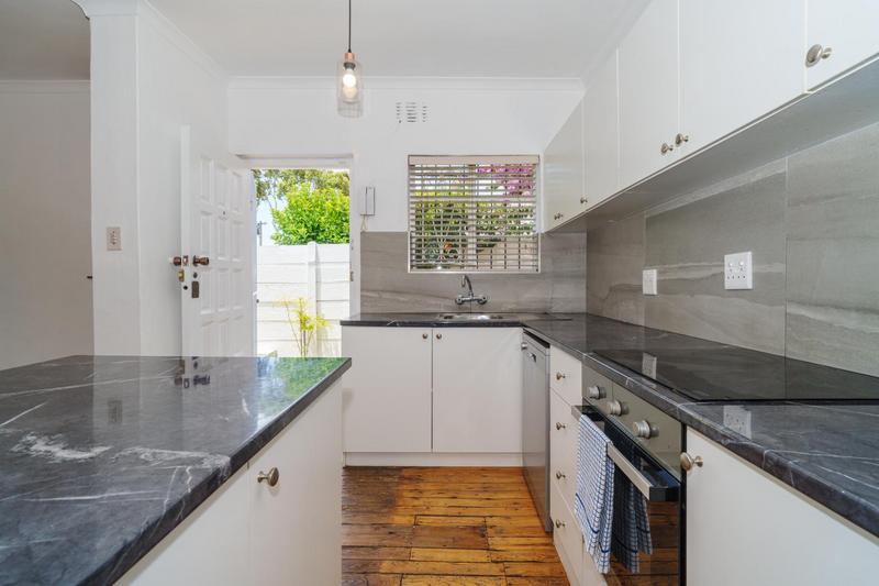 2 Bedroom Property for Sale in Harfield Village Western Cape
